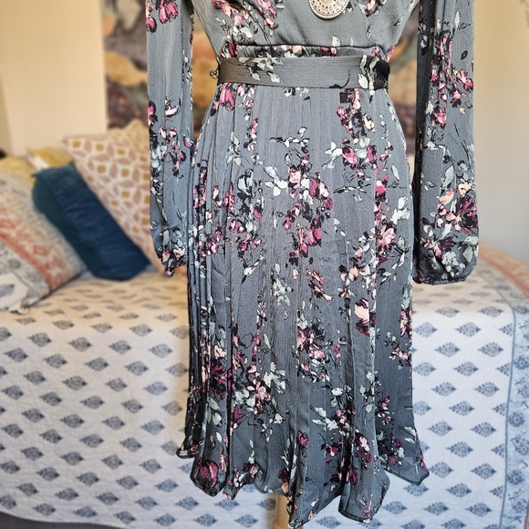 Adrianna Papell Teal Mauve Floral Printed Crinkle Long Sleeve Wrap Dress Size 4 - Picture 8 of 14